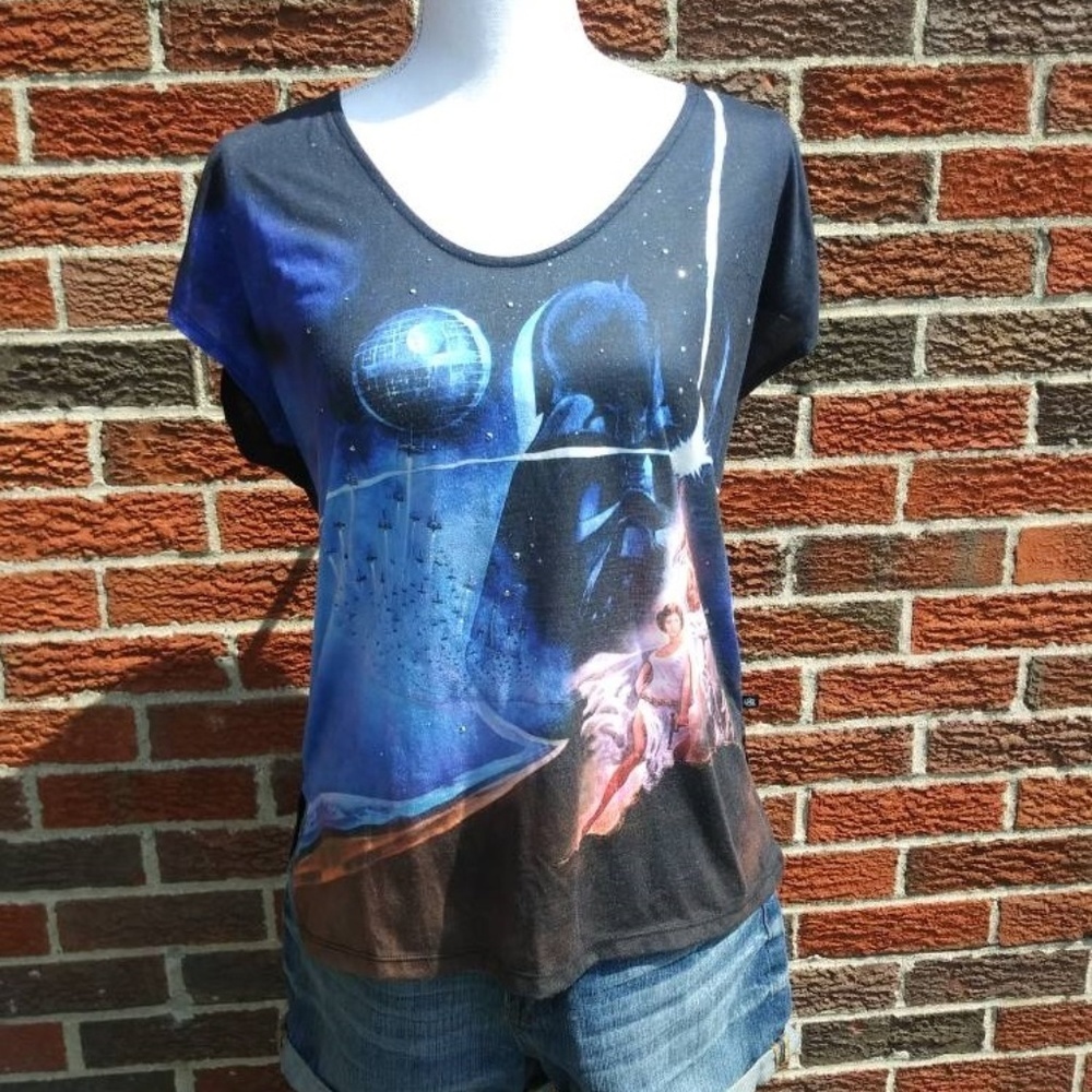 Rock and Republic Star Wars Tee Size Small